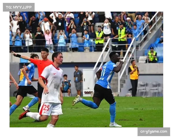 上海海港客场1-0战胜大连英博，成就中超三连冠伟业